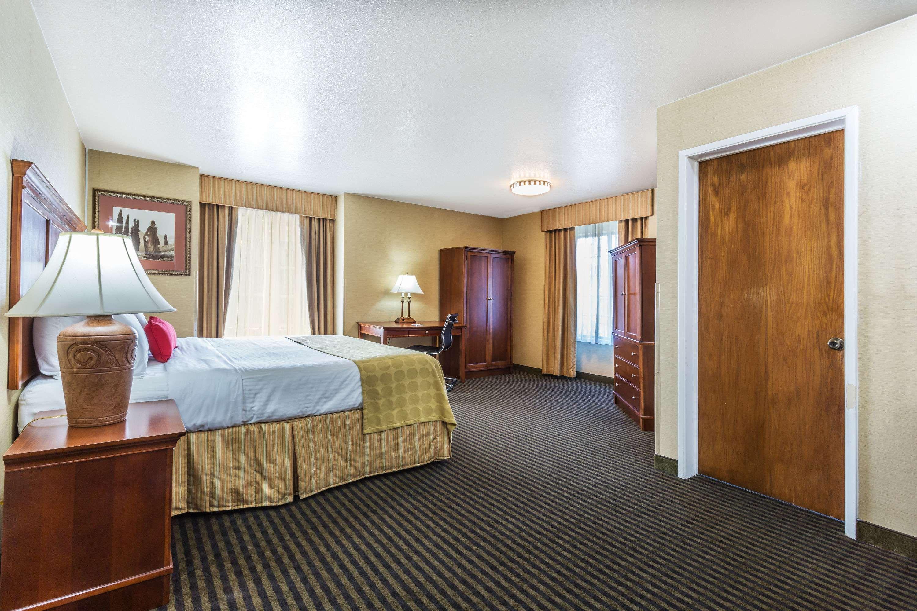 Ramada By Wyndham Mountain View Hotell Eksteriør bilde