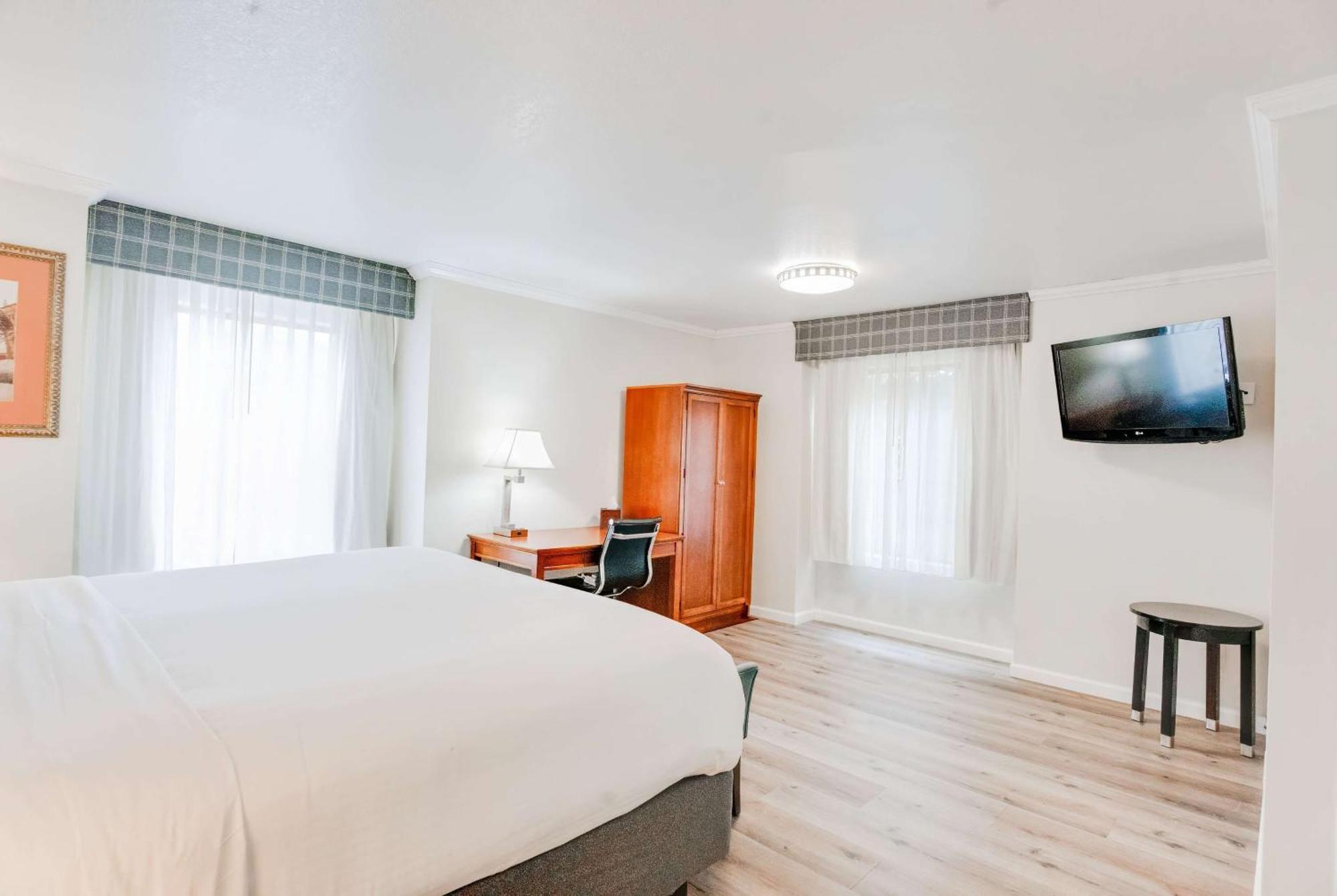Ramada By Wyndham Mountain View Hotell Eksteriør bilde