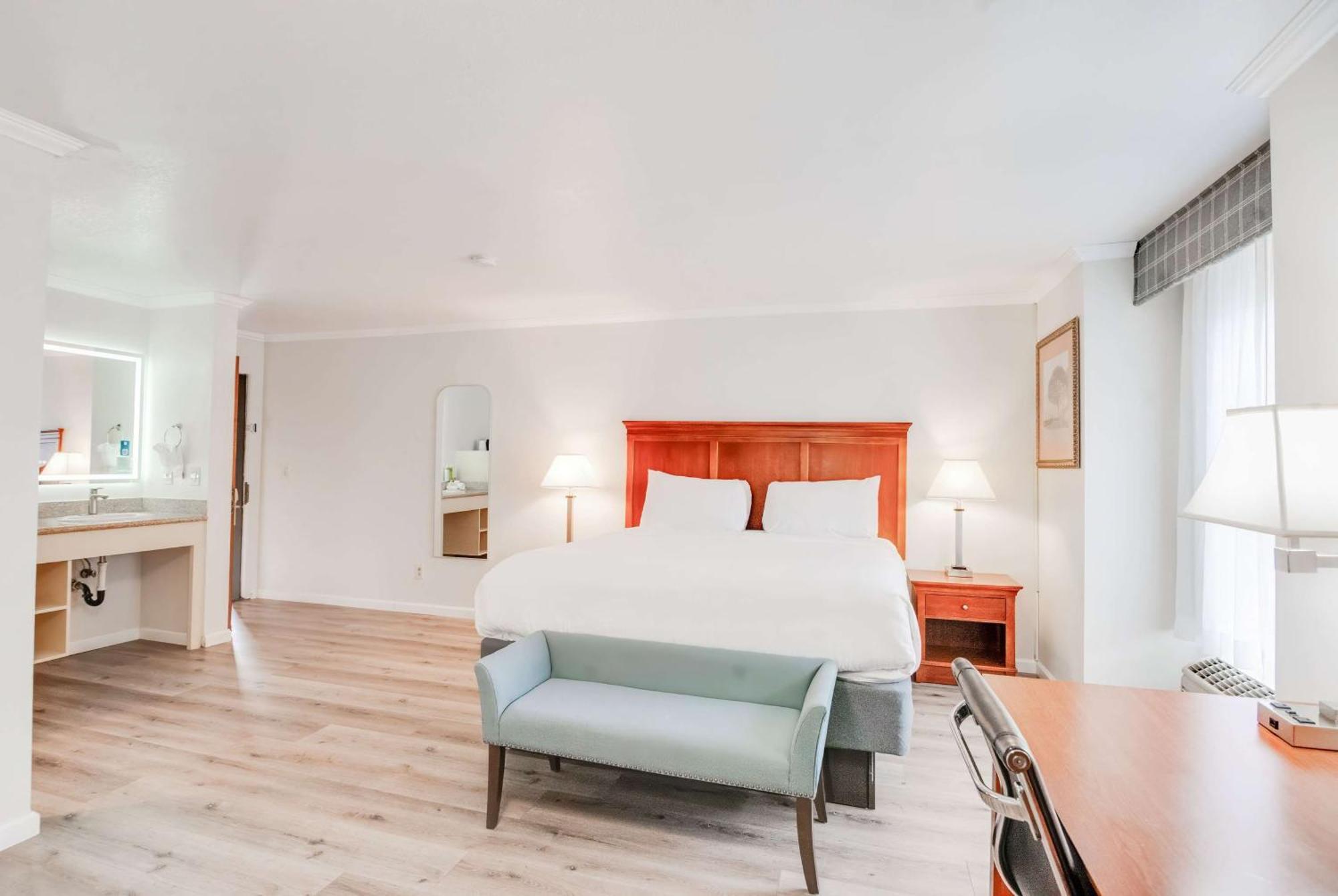 Ramada By Wyndham Mountain View Hotell Eksteriør bilde