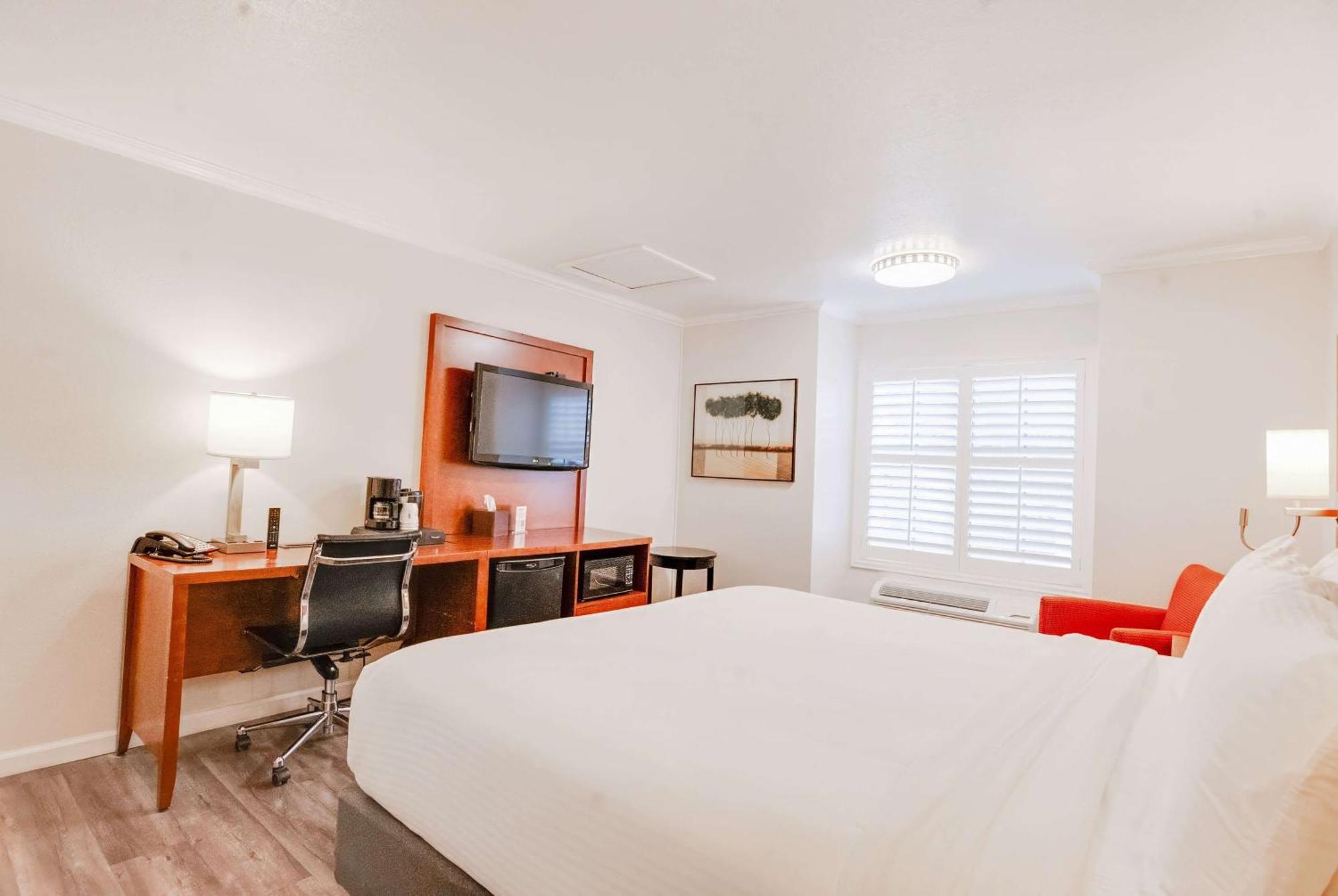 Ramada By Wyndham Mountain View Hotell Eksteriør bilde
