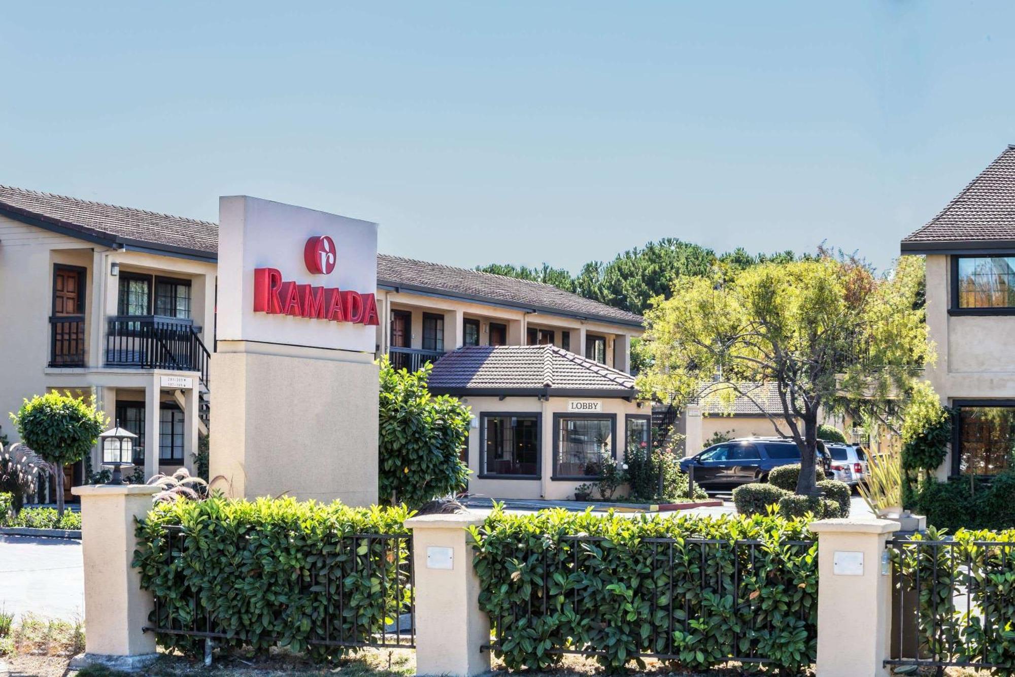 Ramada By Wyndham Mountain View Hotell Eksteriør bilde